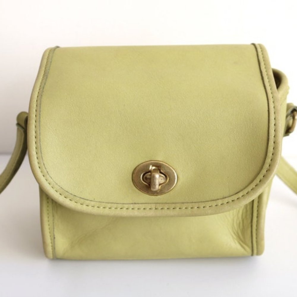 Coach Vintage Emmie 9018  Lime Green Leather crossbody Handbag , RARE color